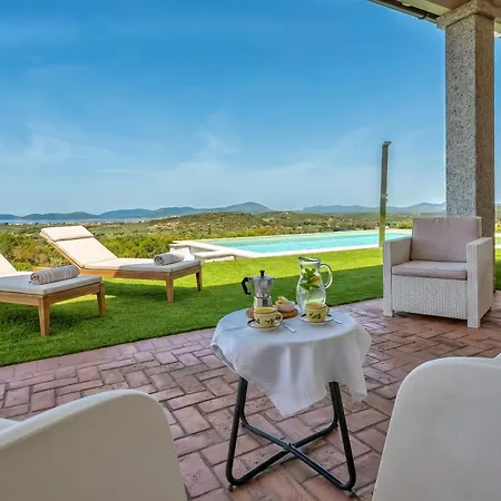 Alghero Carrabufas Con Piscina Vista Mare Per 10 Persone