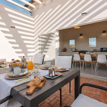 Alghero Carrabufas Con Piscina Vista Mare Per 10 Persone