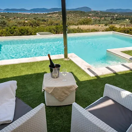Alghero Carrabufas Con Piscina Vista Mare Per 10 Persone *
